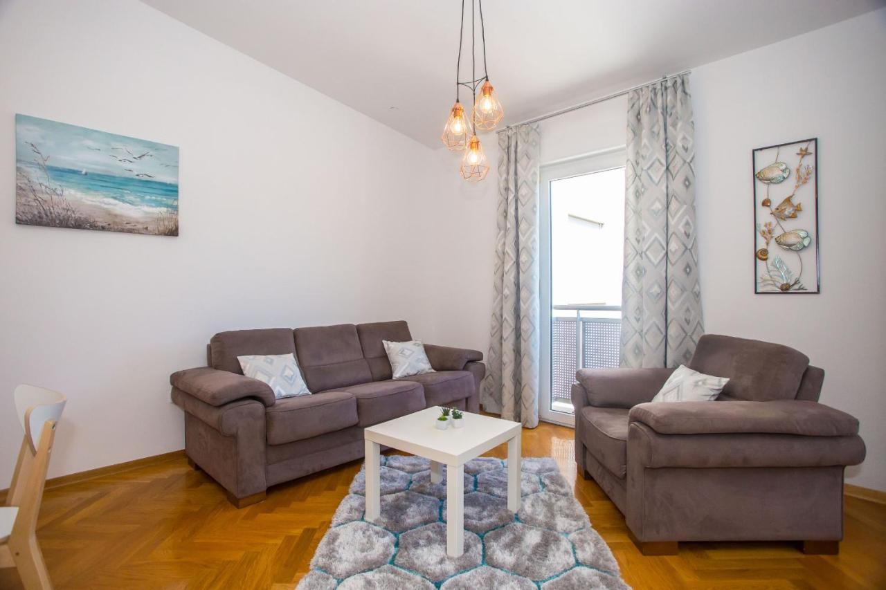 Apartment Dora Near Sea And Center With Private Garage Poreč Exteriör bild