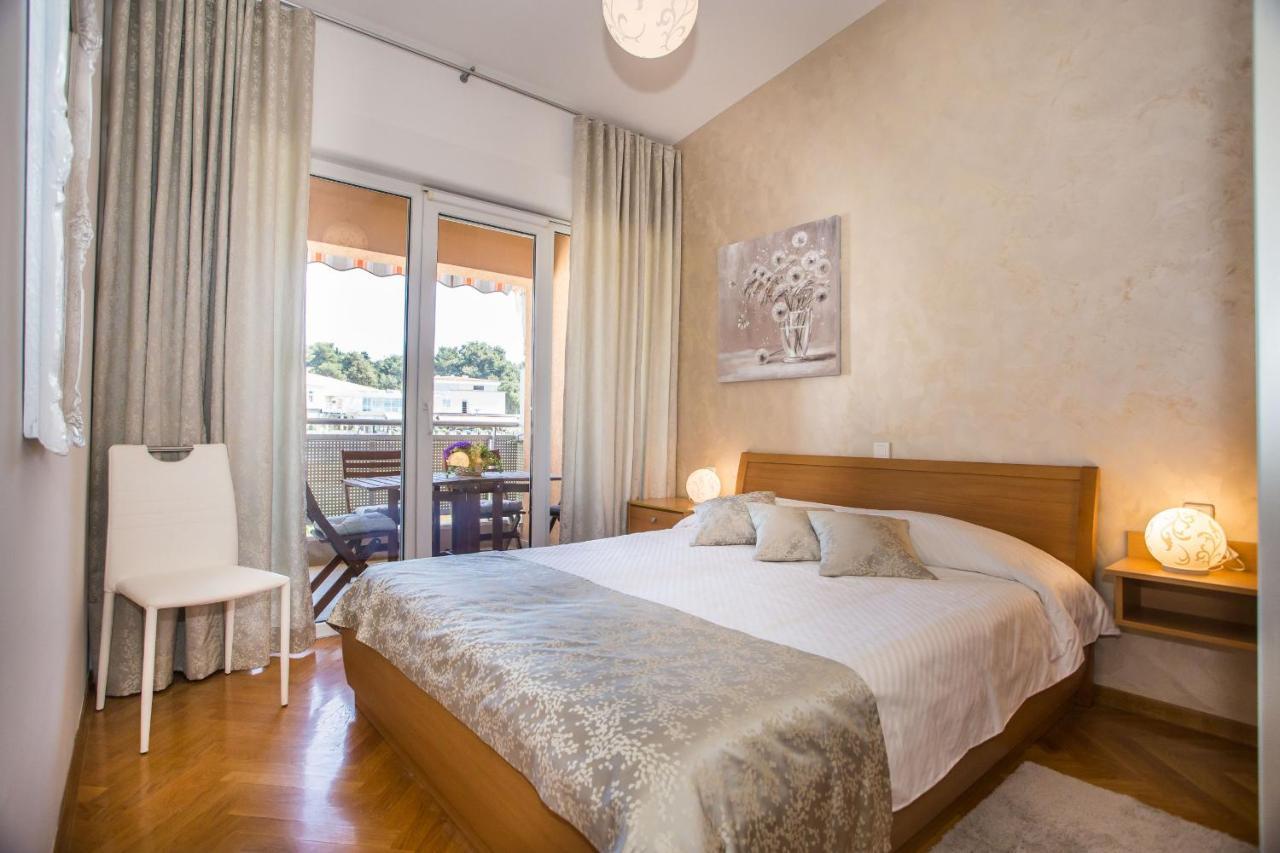 Apartment Dora Near Sea And Center With Private Garage Poreč Exteriör bild