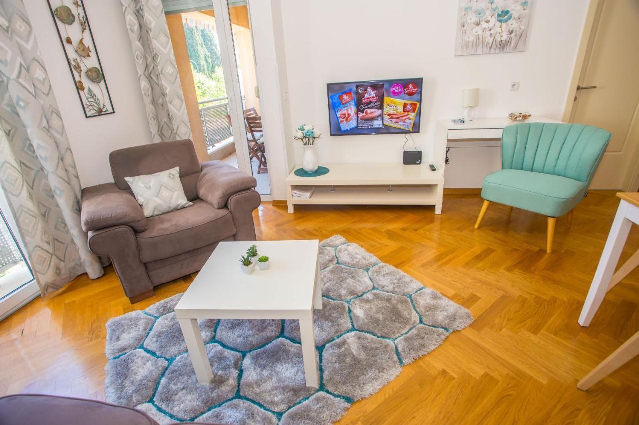 Apartment Dora Near Sea And Center With Private Garage Poreč Exteriör bild