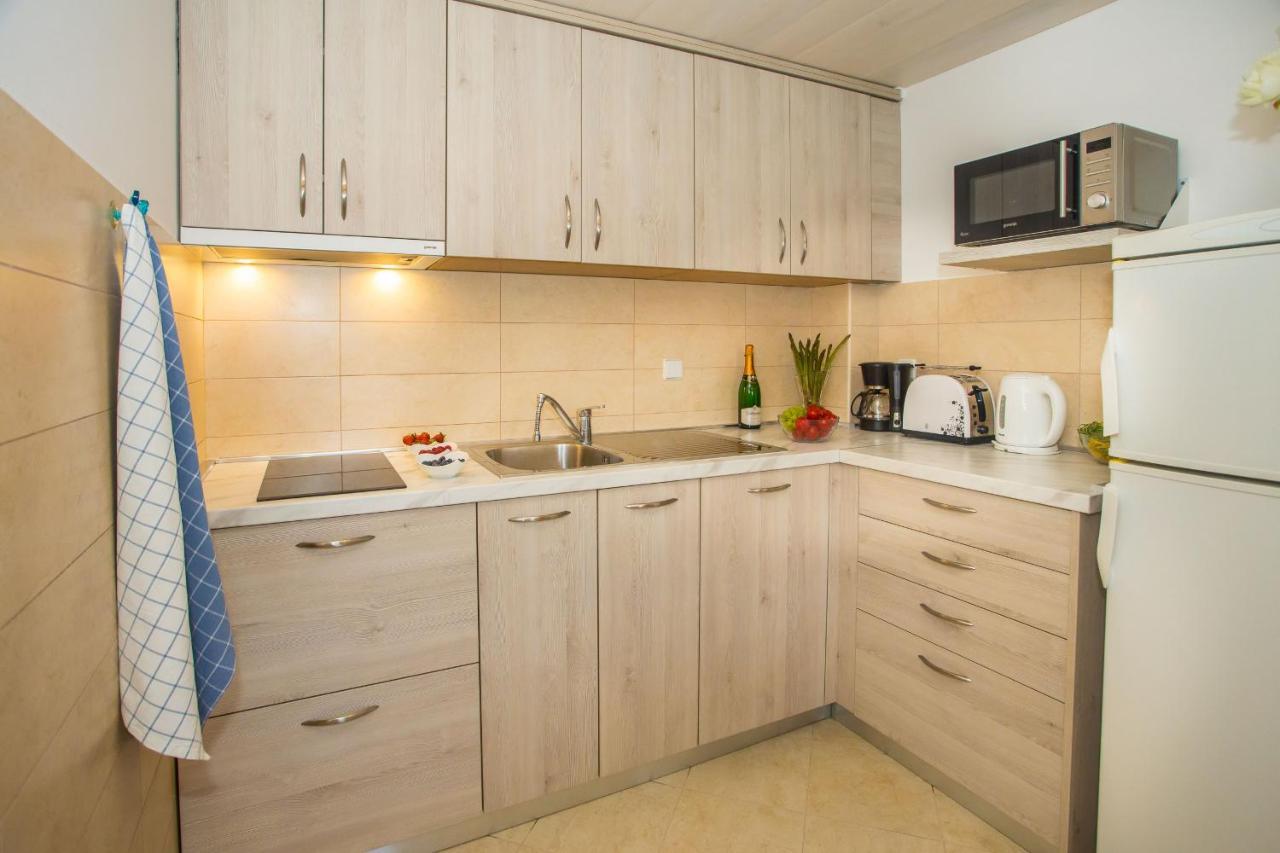 Apartment Dora Near Sea And Center With Private Garage Poreč Exteriör bild