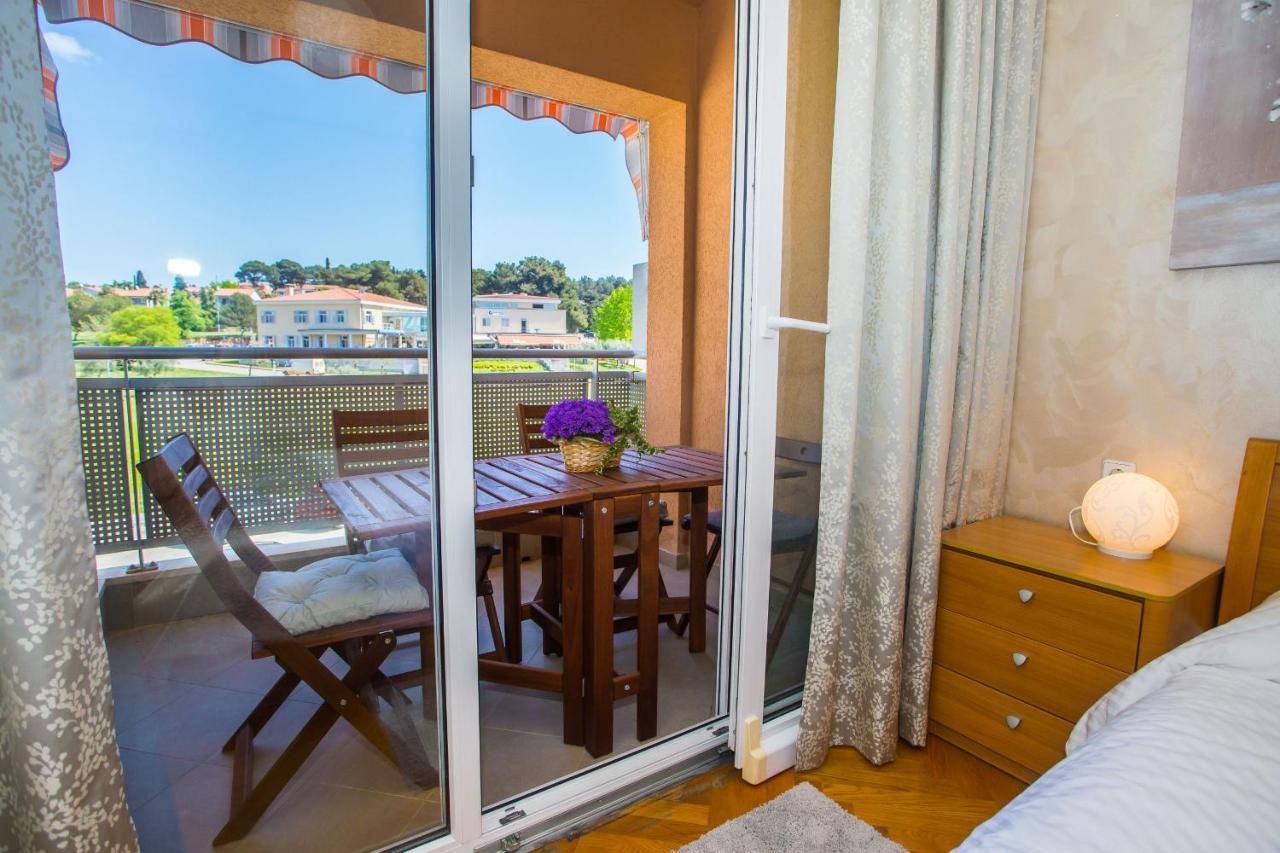 Apartment Dora Near Sea And Center With Private Garage Poreč Exteriör bild