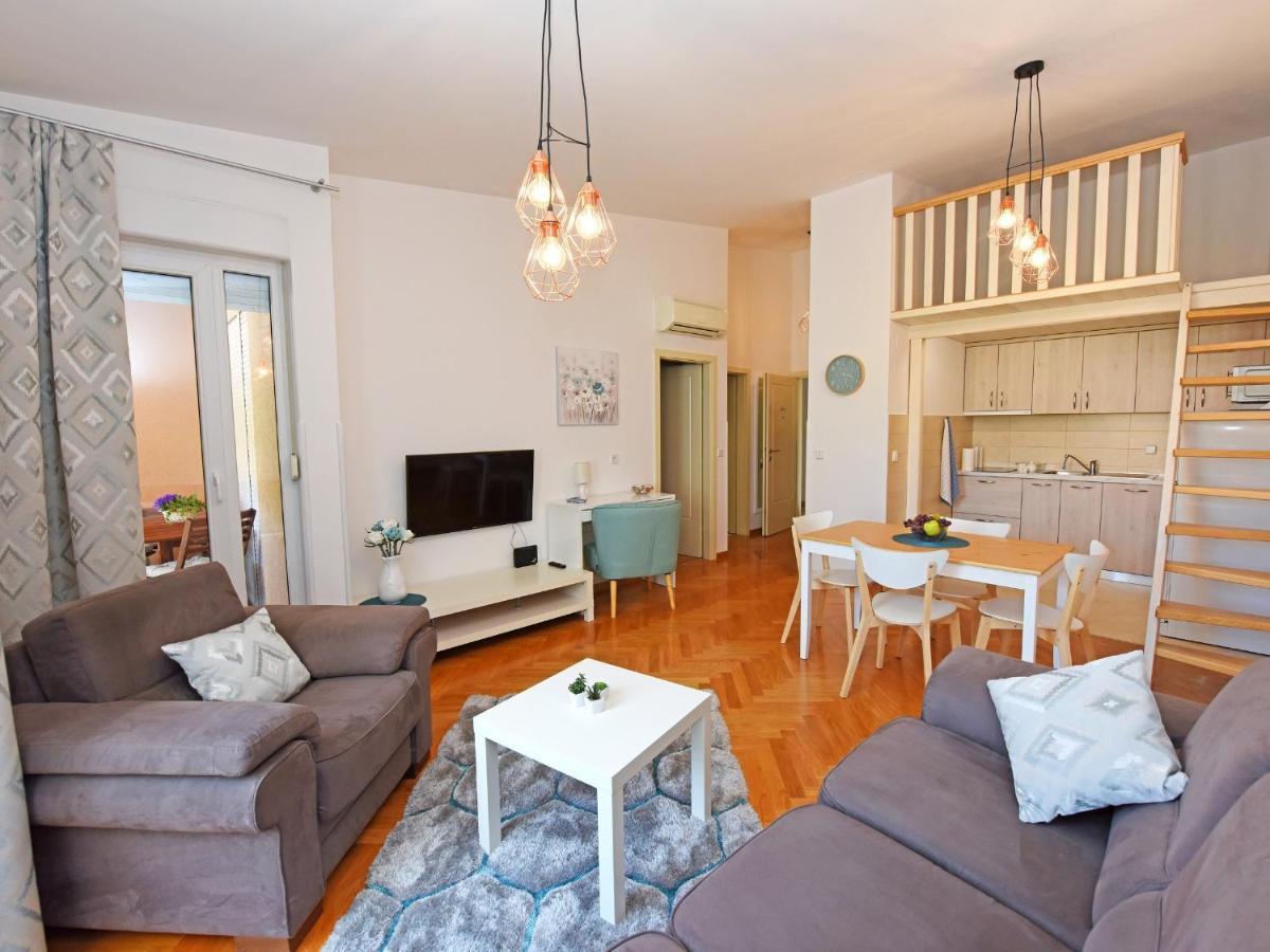 Apartment Dora Near Sea And Center With Private Garage Poreč Exteriör bild