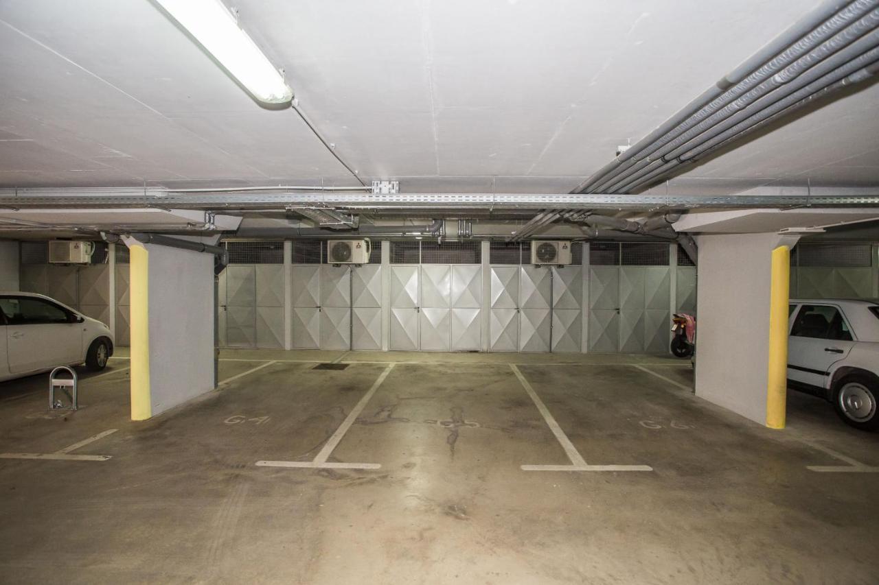 Apartment Dora Near Sea And Center With Private Garage Poreč Exteriör bild