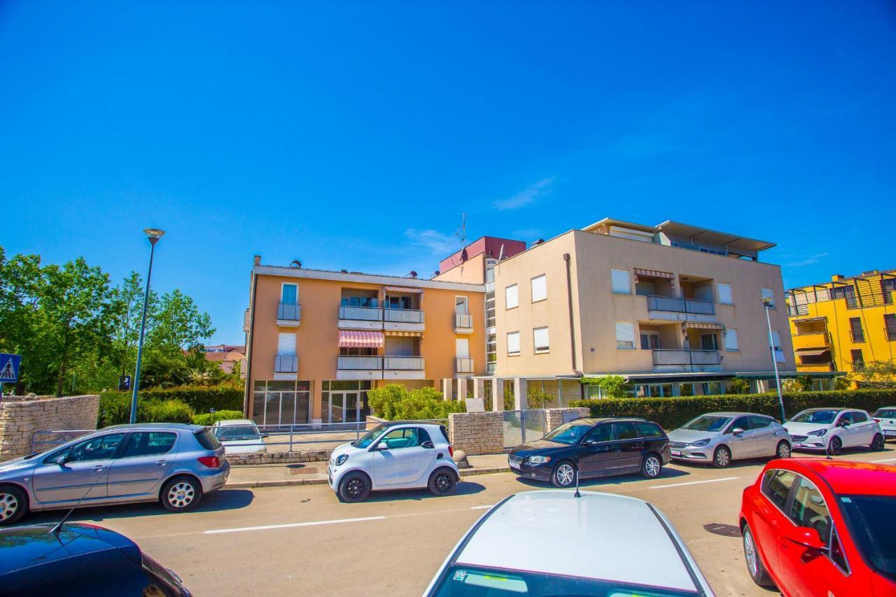 Apartment Dora Near Sea And Center With Private Garage Poreč Exteriör bild